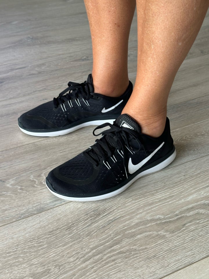 Fitnesssko Nike str 39