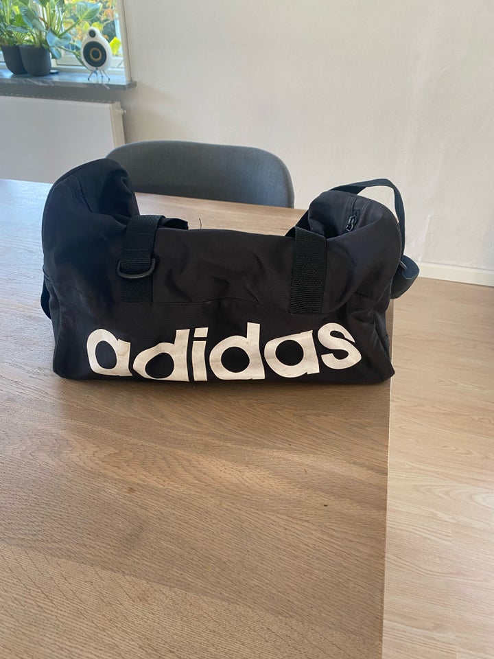 Sportstaske, Adidas