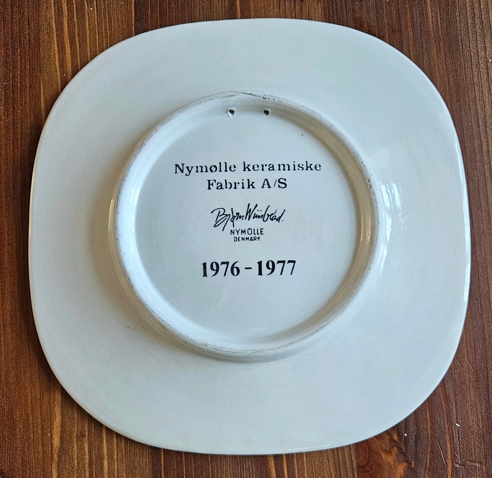 Porcelæn, Tallerken 1976, Bjørn