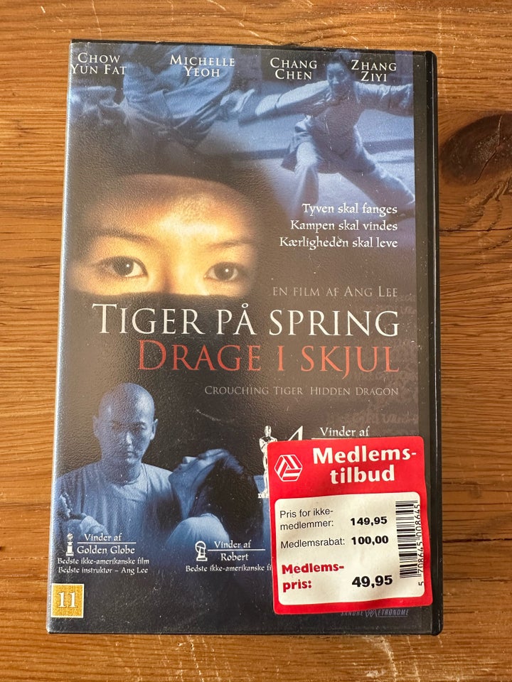 Action Tiger på spring drage i