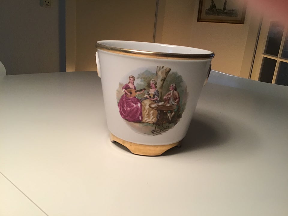 Porcelæn, Urtepotteskjuler,