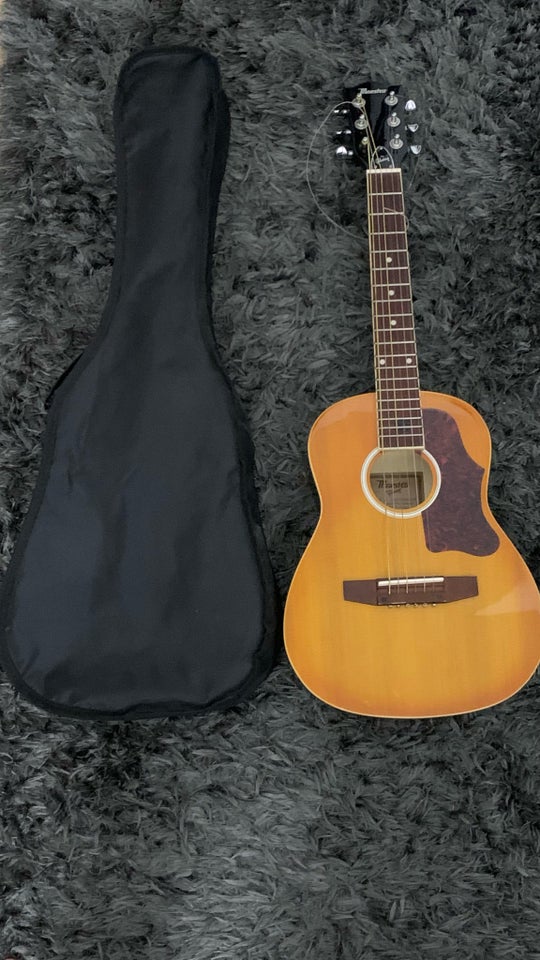 Guitalele, Gibson Gibson Maestro