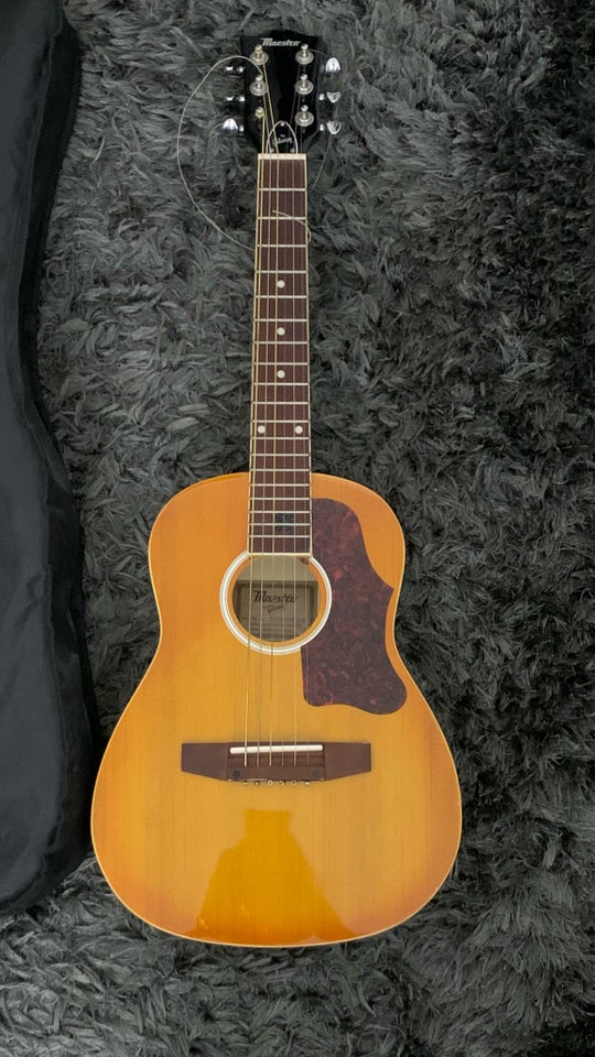 Guitalele, Gibson Gibson Maestro