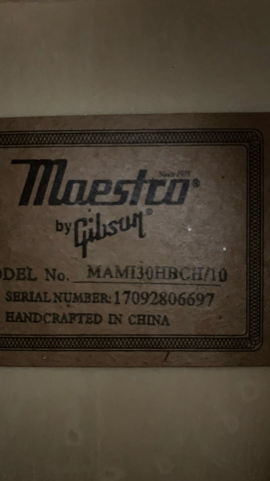 Guitalele, Gibson Gibson Maestro