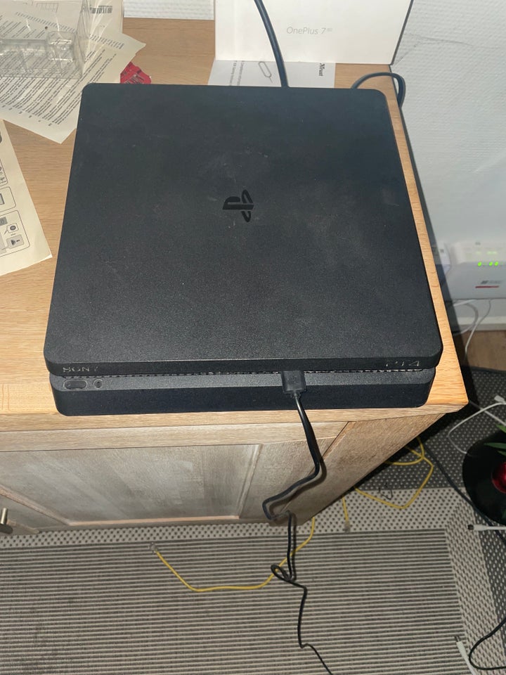 Playstation 4, 500 GB, God