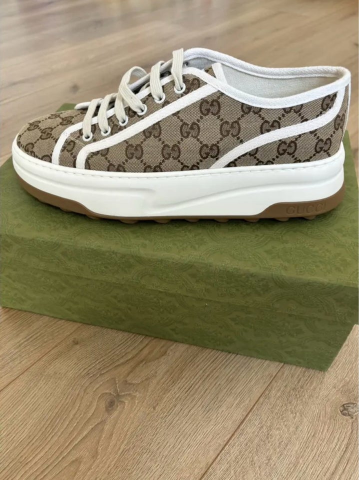 Sneakers, Gucci, str. 43