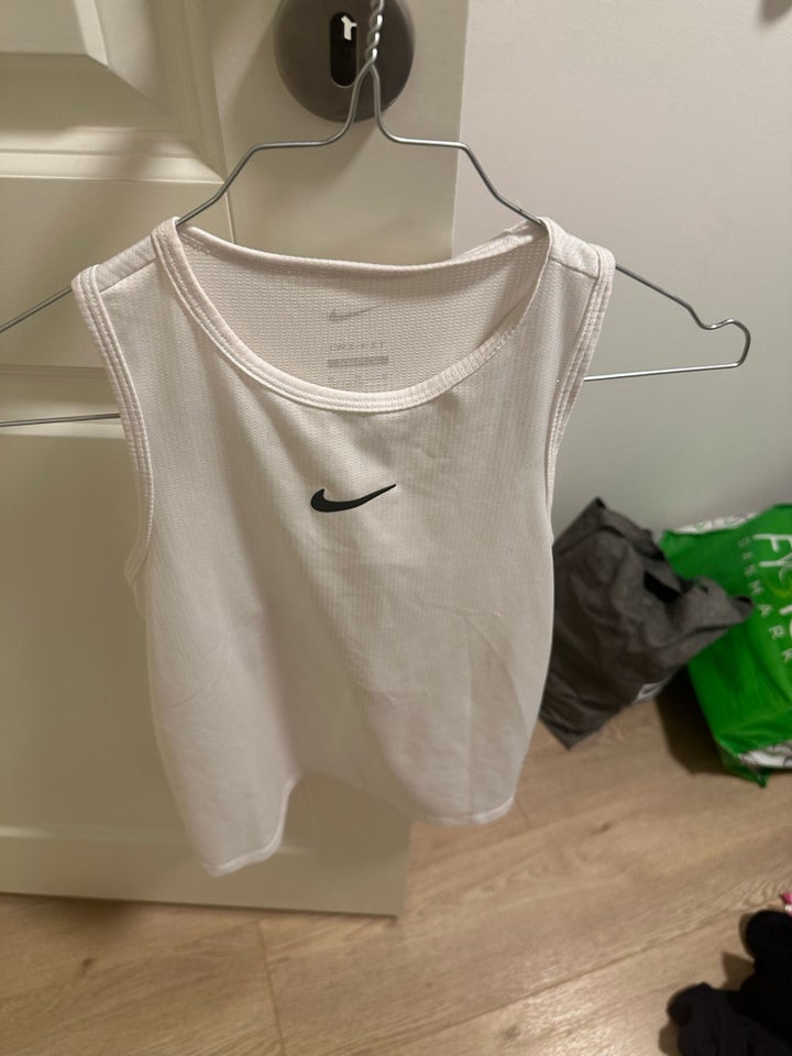 Sportstøj, Singlet, Nike