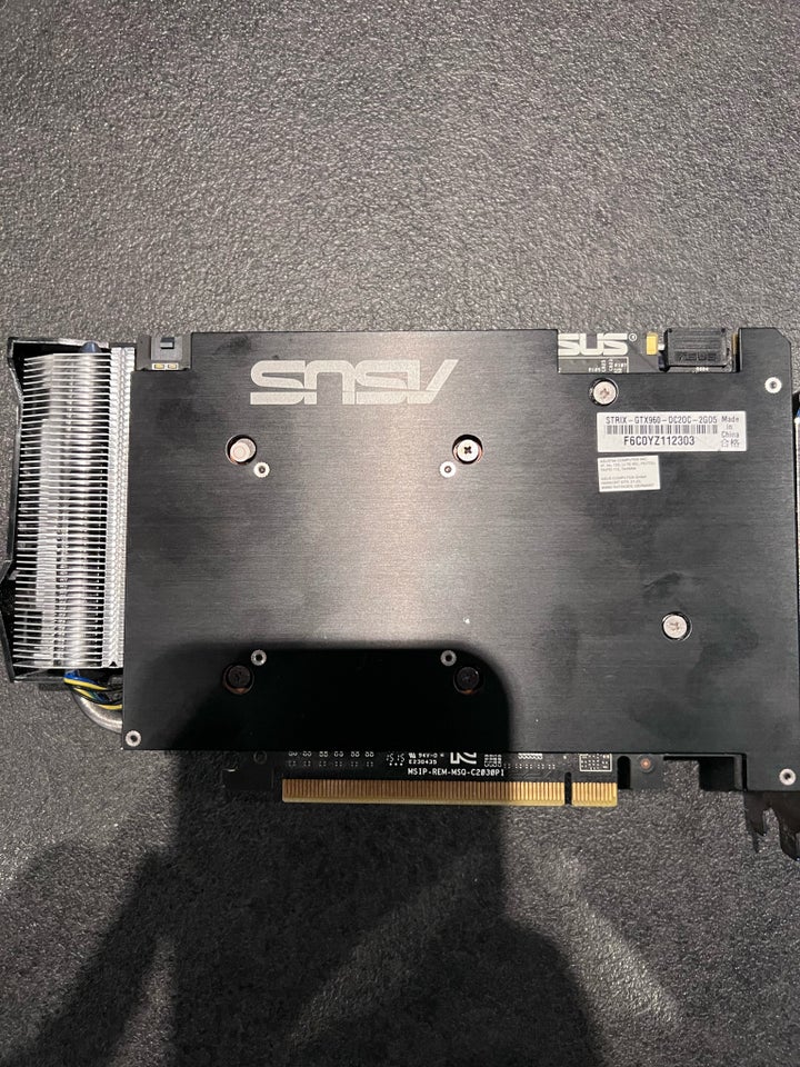 GTX 960 Asus Strix, 2 GB RAM, God