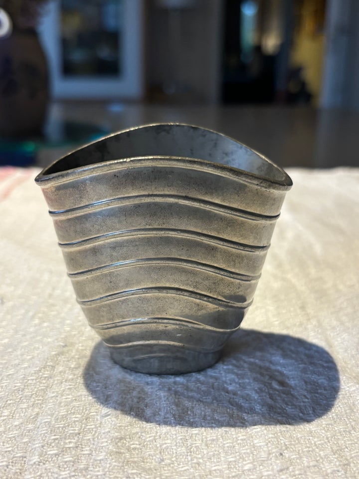 Tin, Vifteformet vase, Just