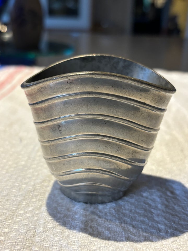 Tin, Vifteformet vase, Just