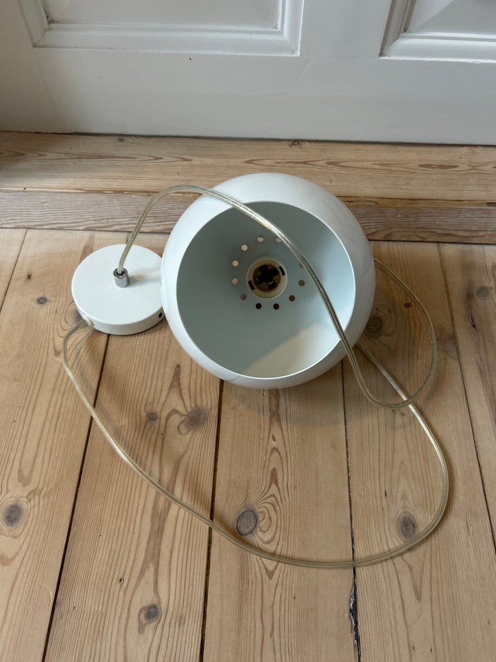 Anden loftslampe, Ukendt