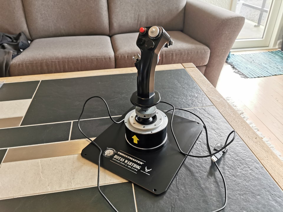 Thrustmaster Warthog joystick