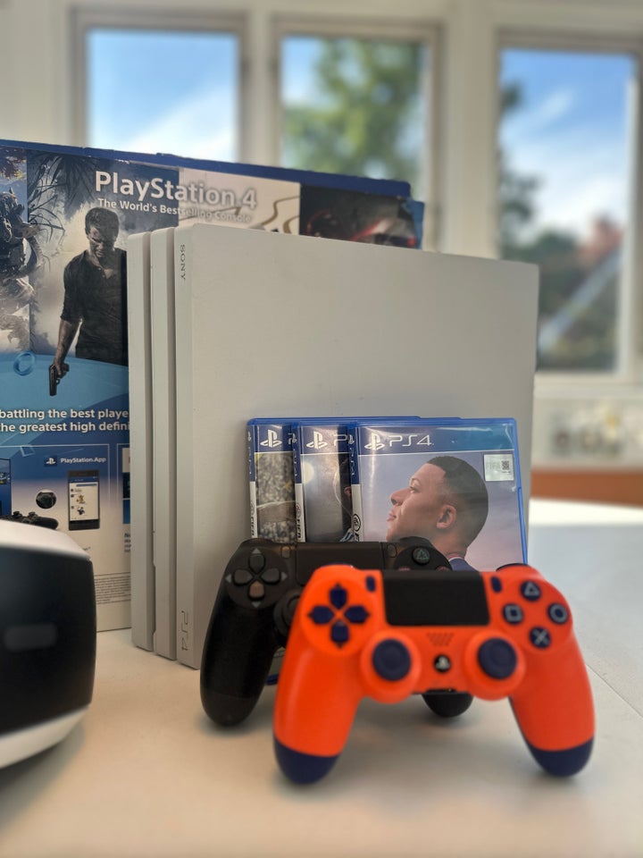 Playstation 4 Pro 1TB Perfekt