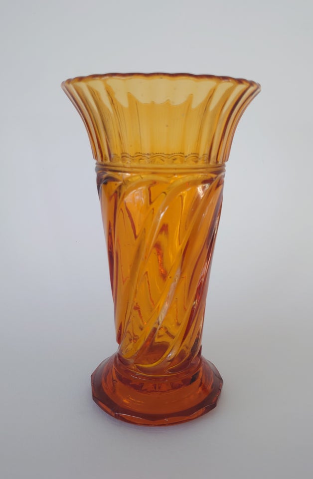 Vase Ravfarvet vase Skjold