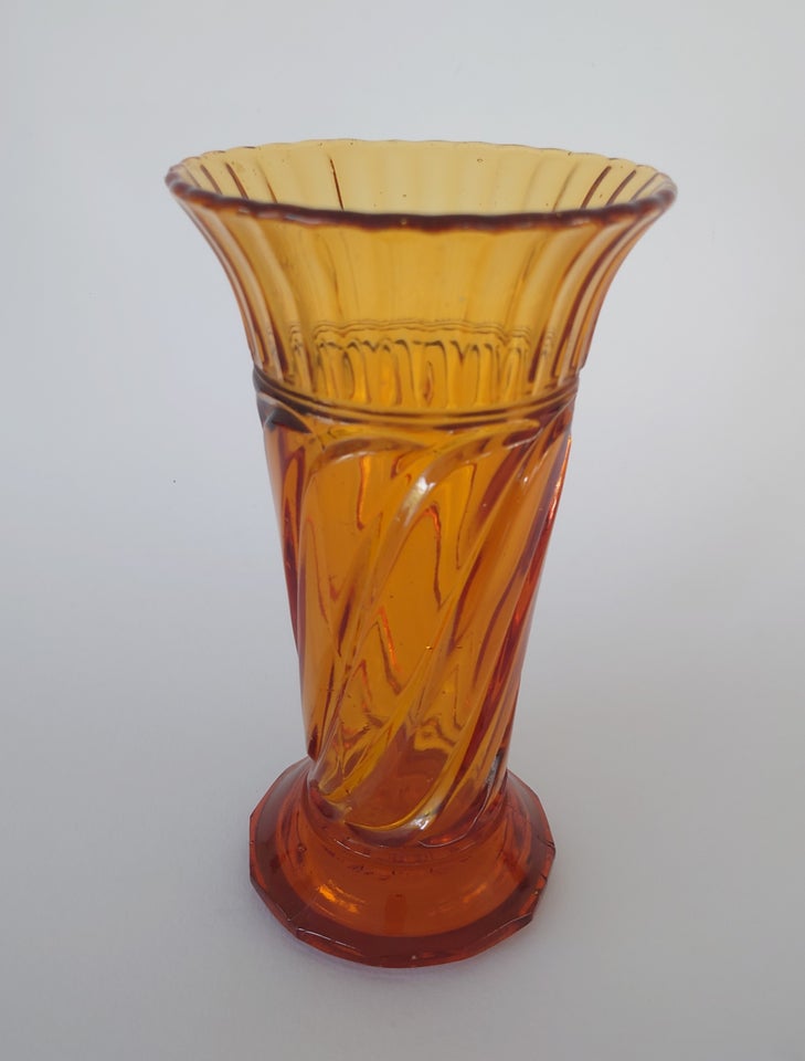 Vase Ravfarvet vase Skjold