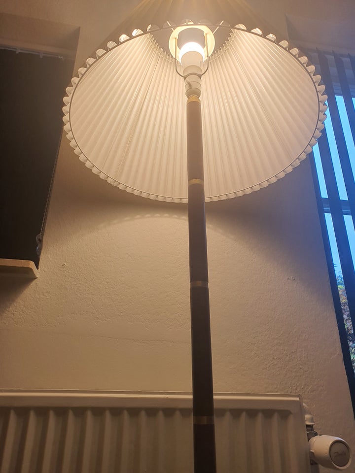 Standerlampe, Ved ikke