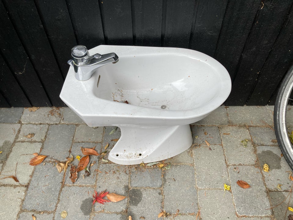 Bidet, Ifö carezza