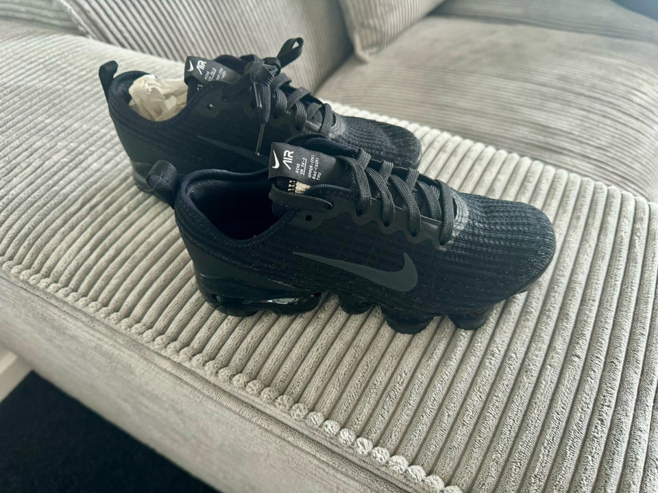 Sneakers str 36 Air vapormax