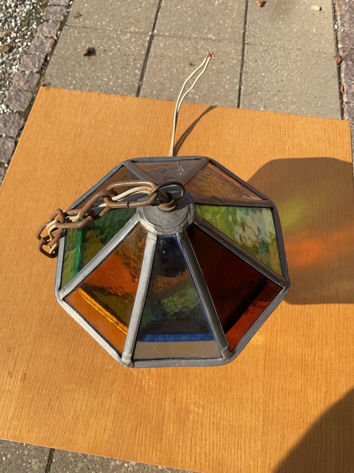 Loftlampe med farvet glas