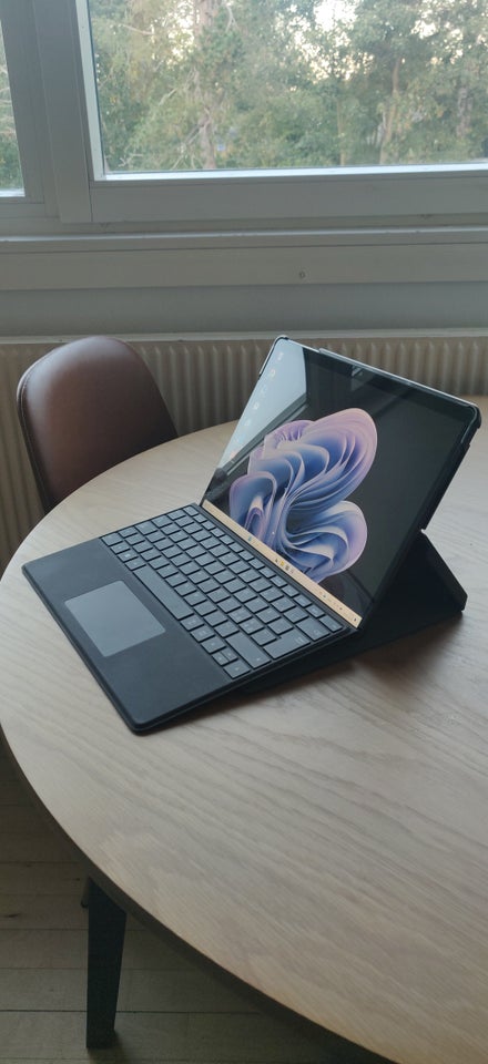 Microsoft Surface pro 9, for