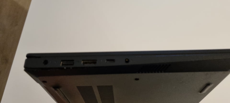 Lenovo V14 G4 AMN med AMD r