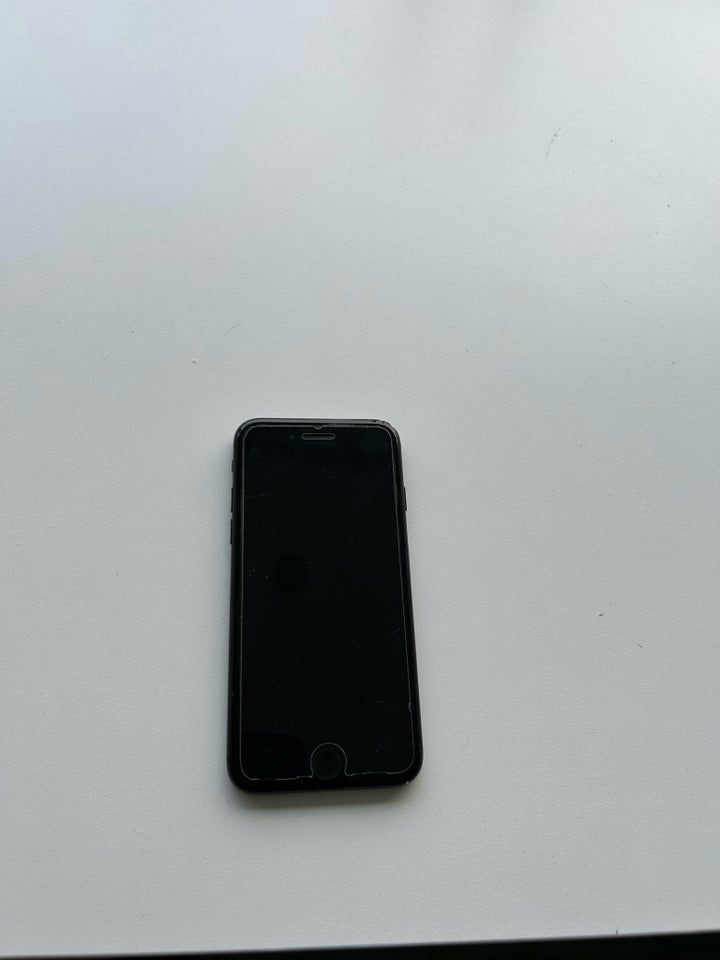 iPhone 7, 32 GB, sort