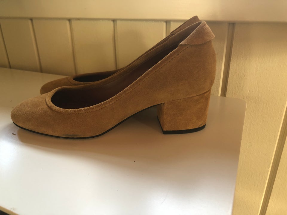 Pumps, str. 37, Yvonne Kone. Vero