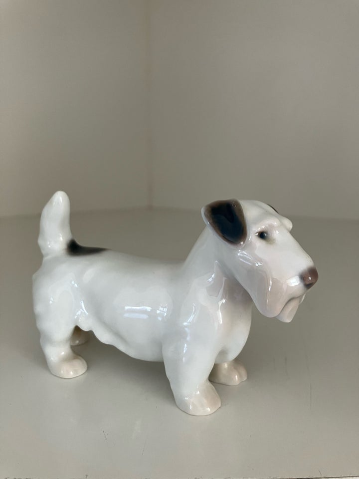 Porcelæns terrierhund Bing og