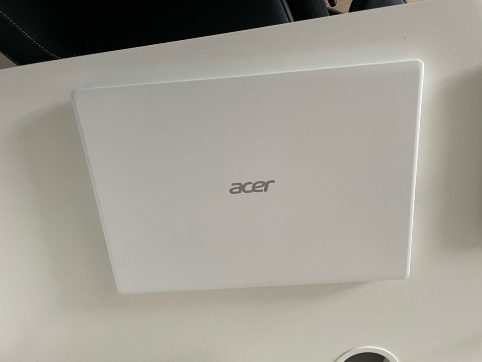 Acer A114-61, 2,4 GHz, 8 GB ram