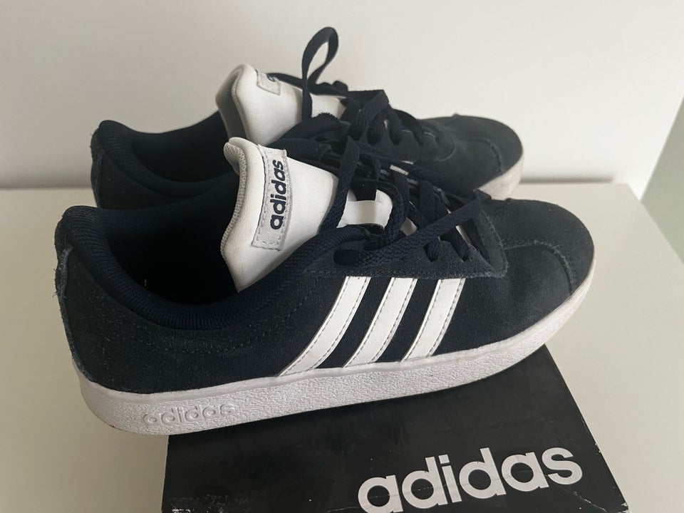 Sneakers str 35 Adidas