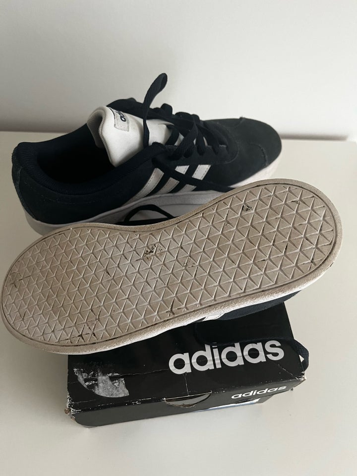 Sneakers str 35 Adidas