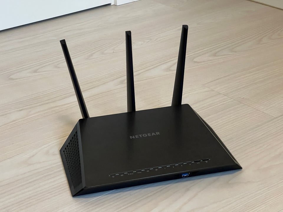 Router, wireless, Netgear AC 1900