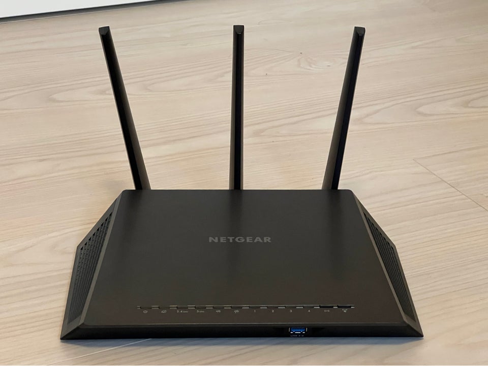 Router, wireless, Netgear AC 1900