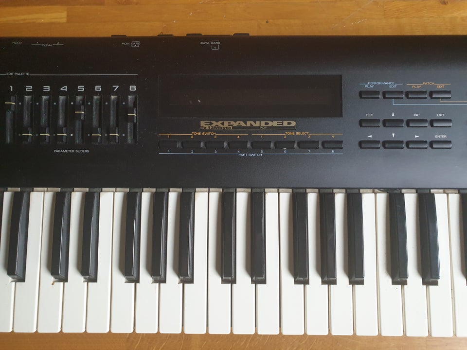 Keyboard, Roland JV80