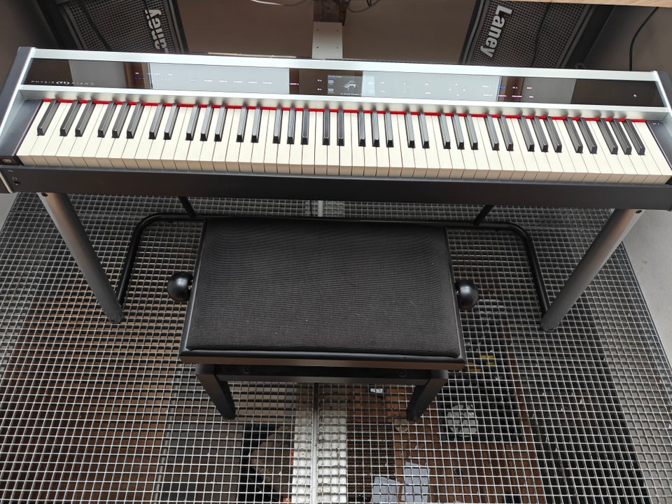 Elklaver, Viscount Physics piano