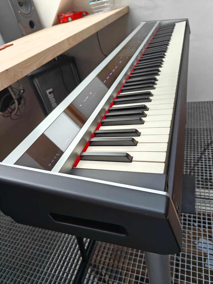 Elklaver, Viscount Physics piano