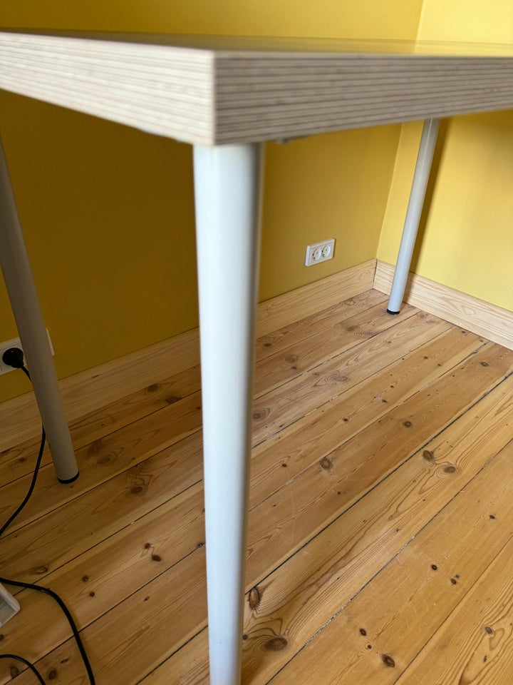 Skrivebord, IKEA, b: 100 d: 60 h: 74