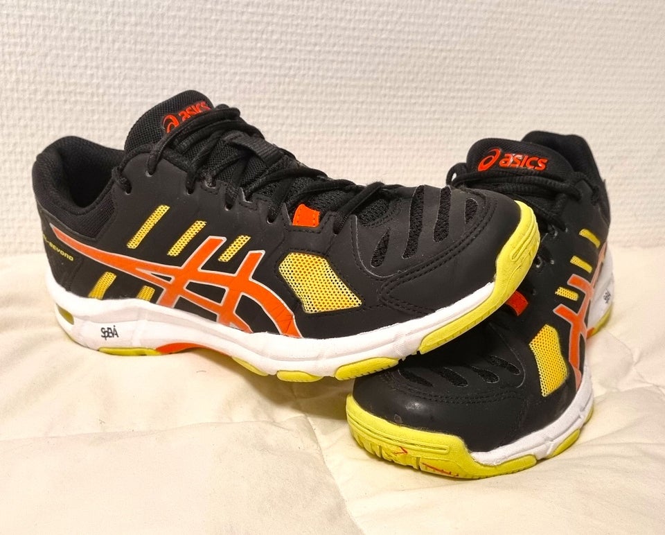 Badmintonsko Asics Gel Beyond