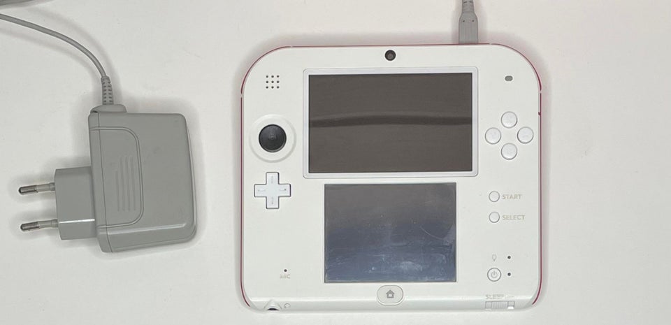 Nintendo 2DS White  Red Nintendo