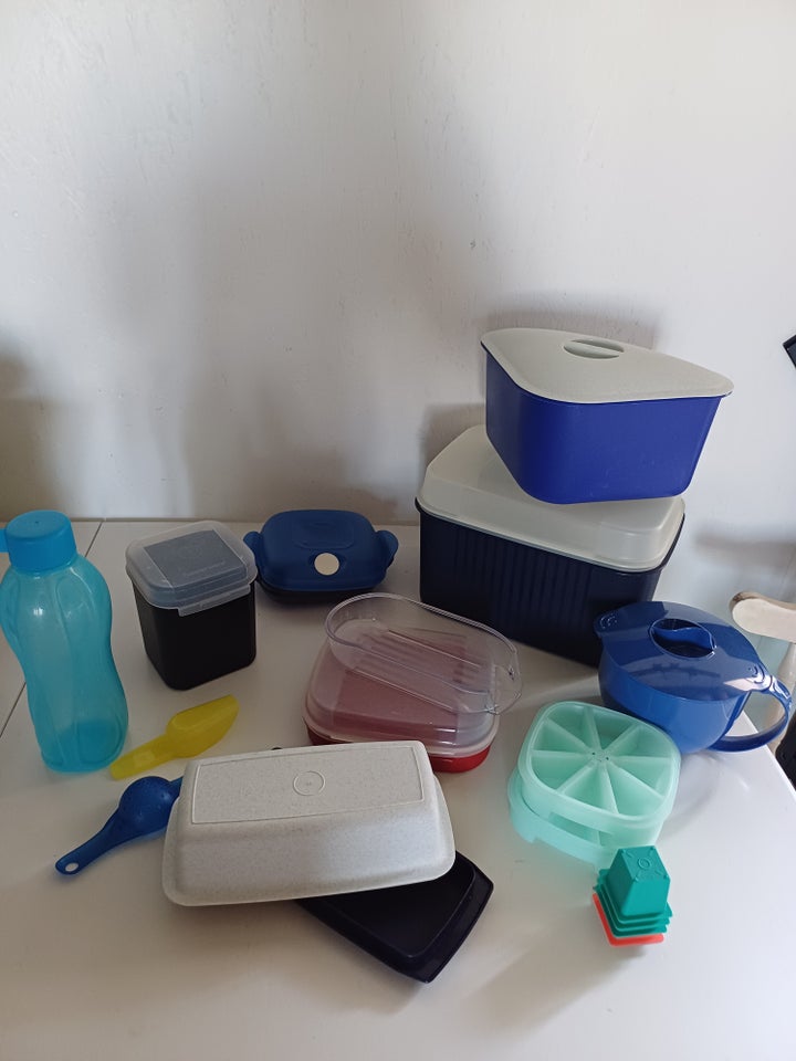 Tupperware marked, Tupperware