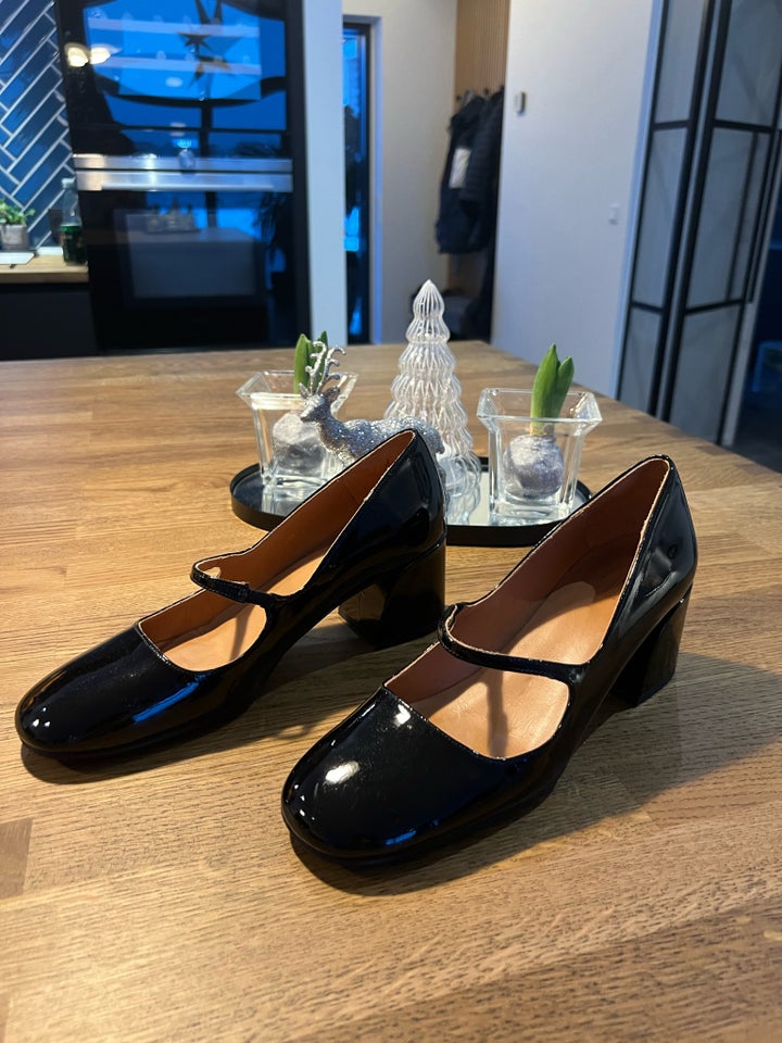 Pumps, str. 37, Billi bi