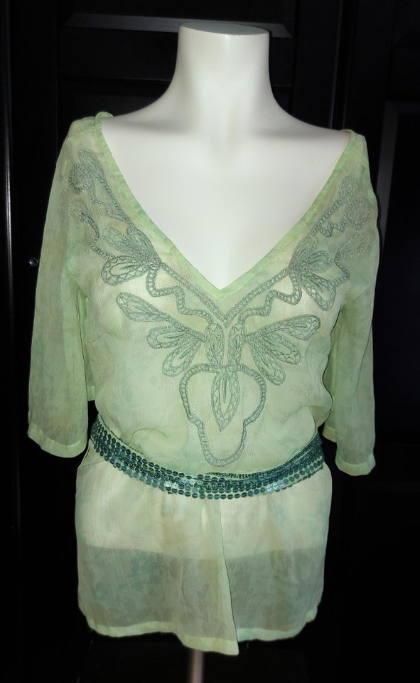 Bluse, Vila, str. 34