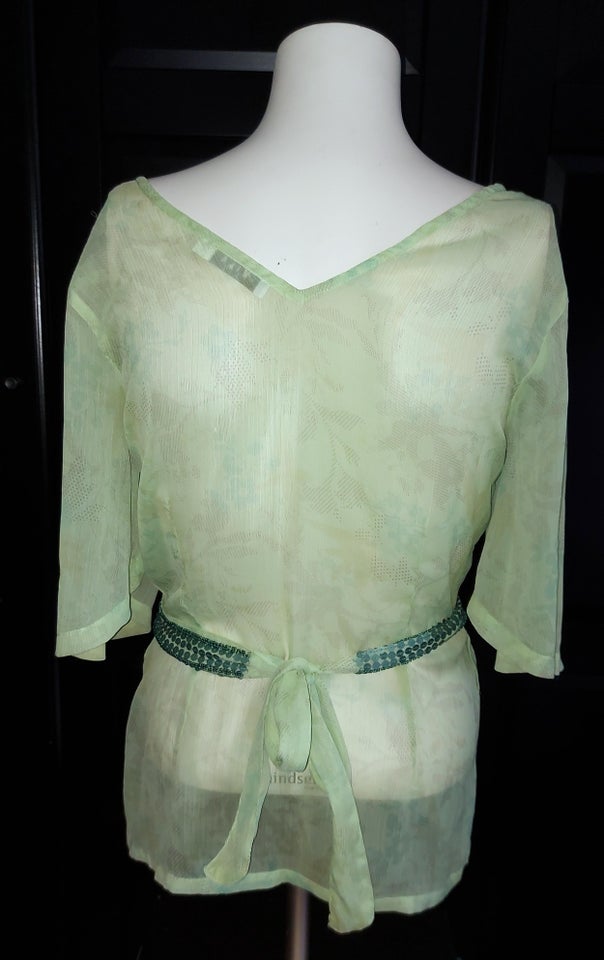 Bluse, Vila, str. 34