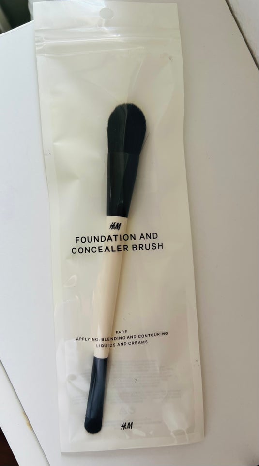 Makeup, NY  UBRUGT - Foundation and