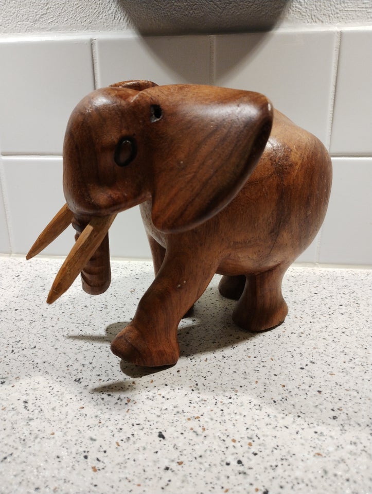 Træ elefant, 1996