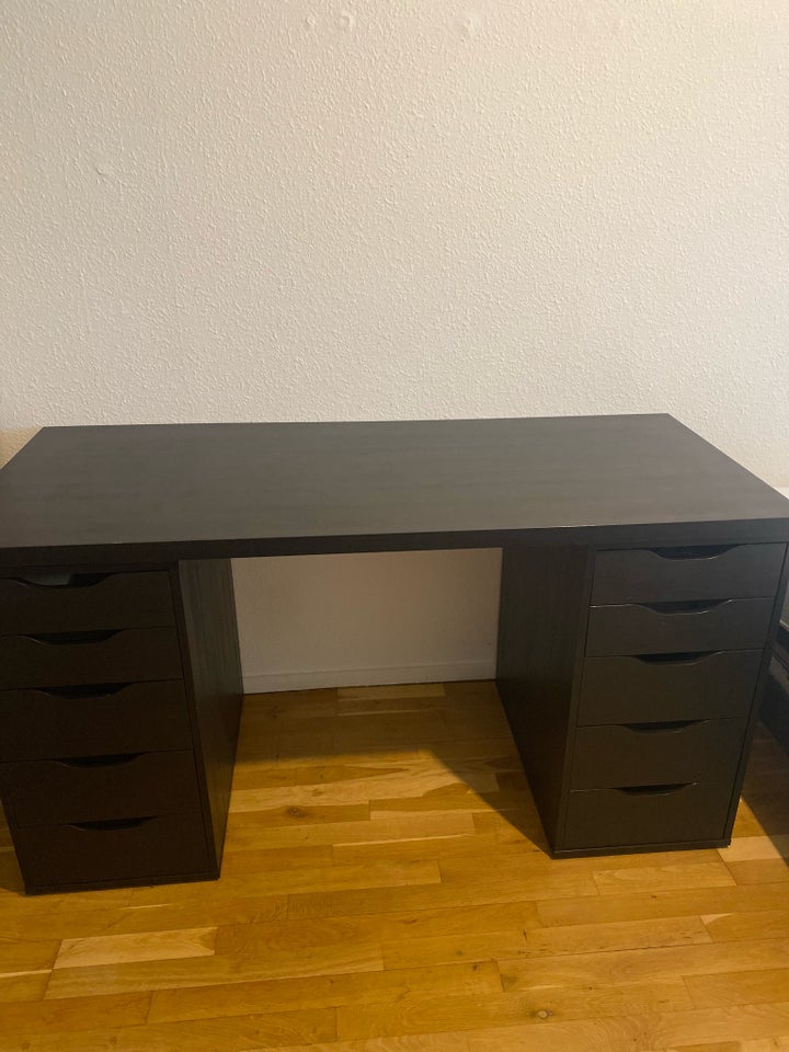 Skrivebord, Ikea