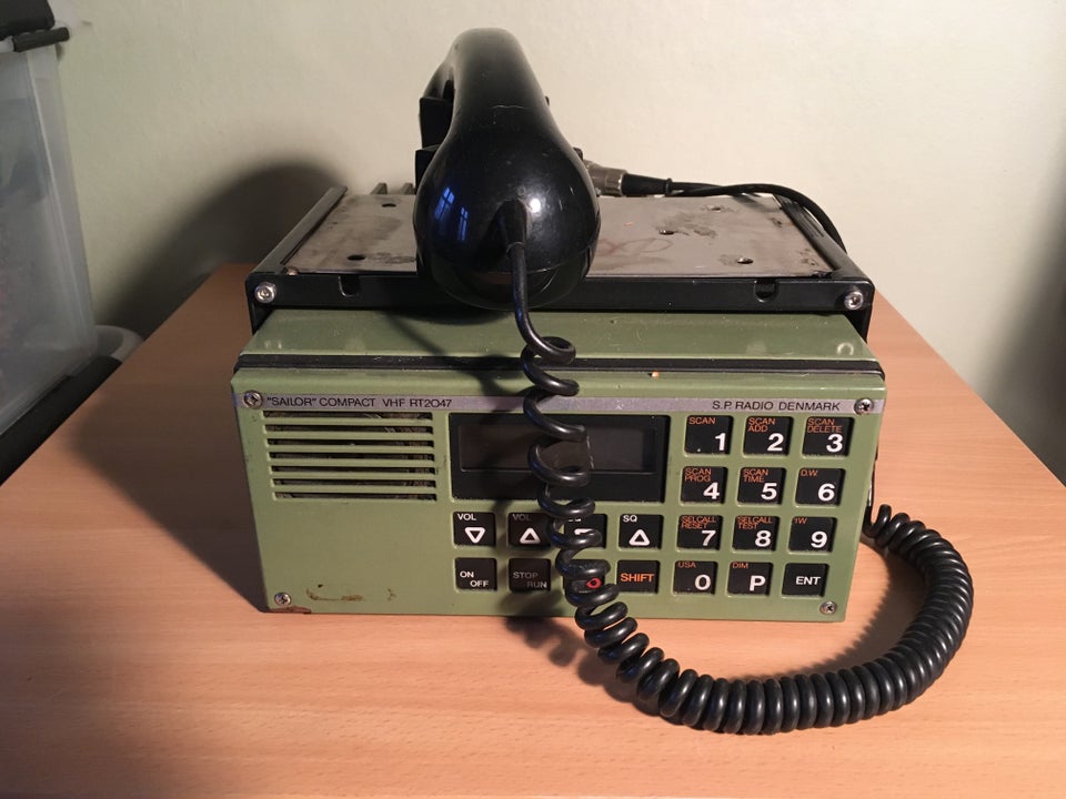 Sailor RT2047 VHF radioIkk...