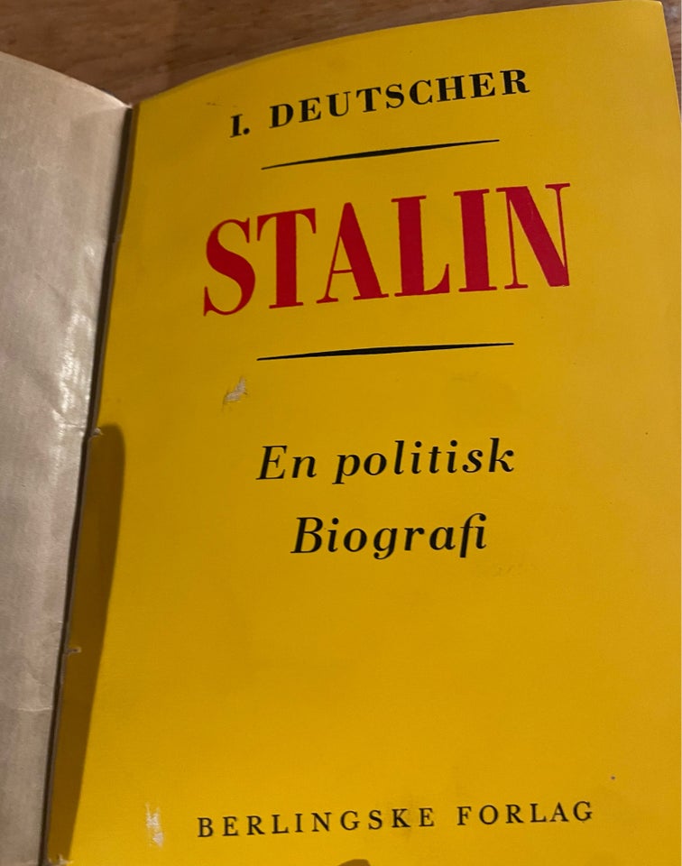 Stalin. En politisk biografi, I.