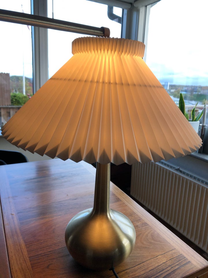 Anden bordlampe, Bordlampe med le