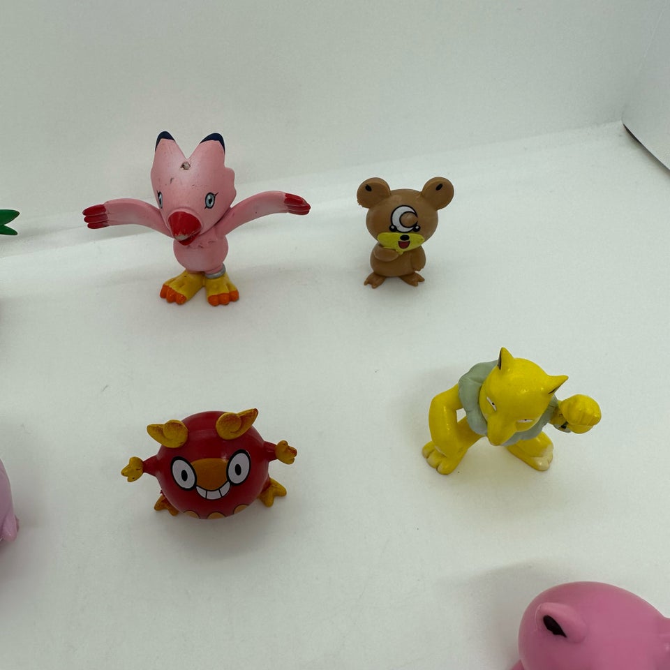 Figurer 10 stk pokemonfigurer